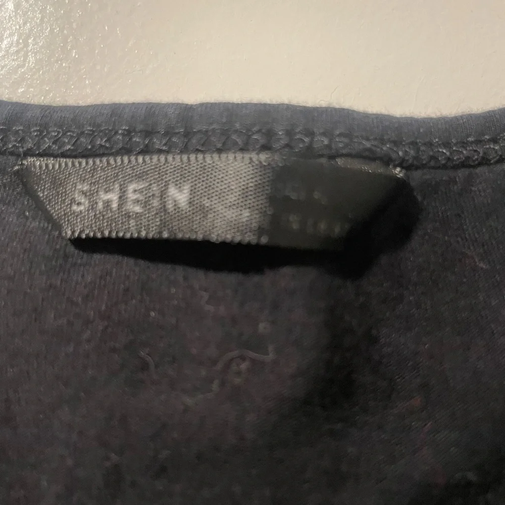 SHEIN Black Tank Top with Green Leaf Pattern - Picture 2 of 3